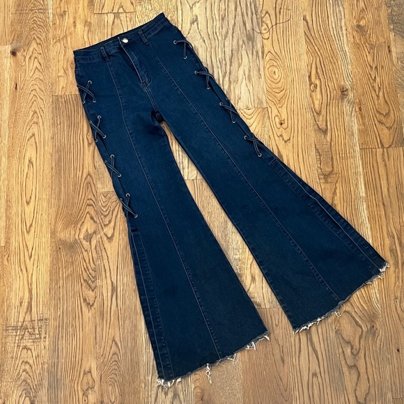 EUC X·Tied Up·X [Flying Tomato] High-Rise Boho Wide Leg Flare Blue Jeans | Small - Picture 5 of 11